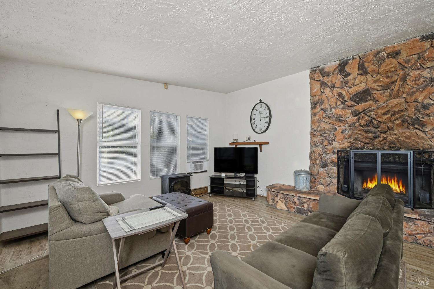 11664 Lakeview Drive Clearlake Oaks CA 95423