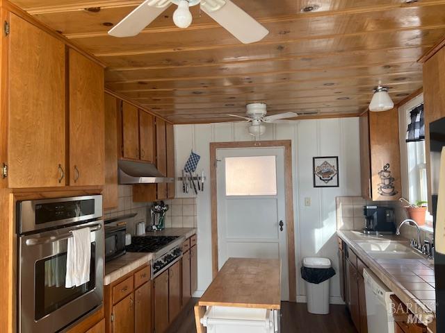 12605 Lakeshore Drive Clearlake CA 95422