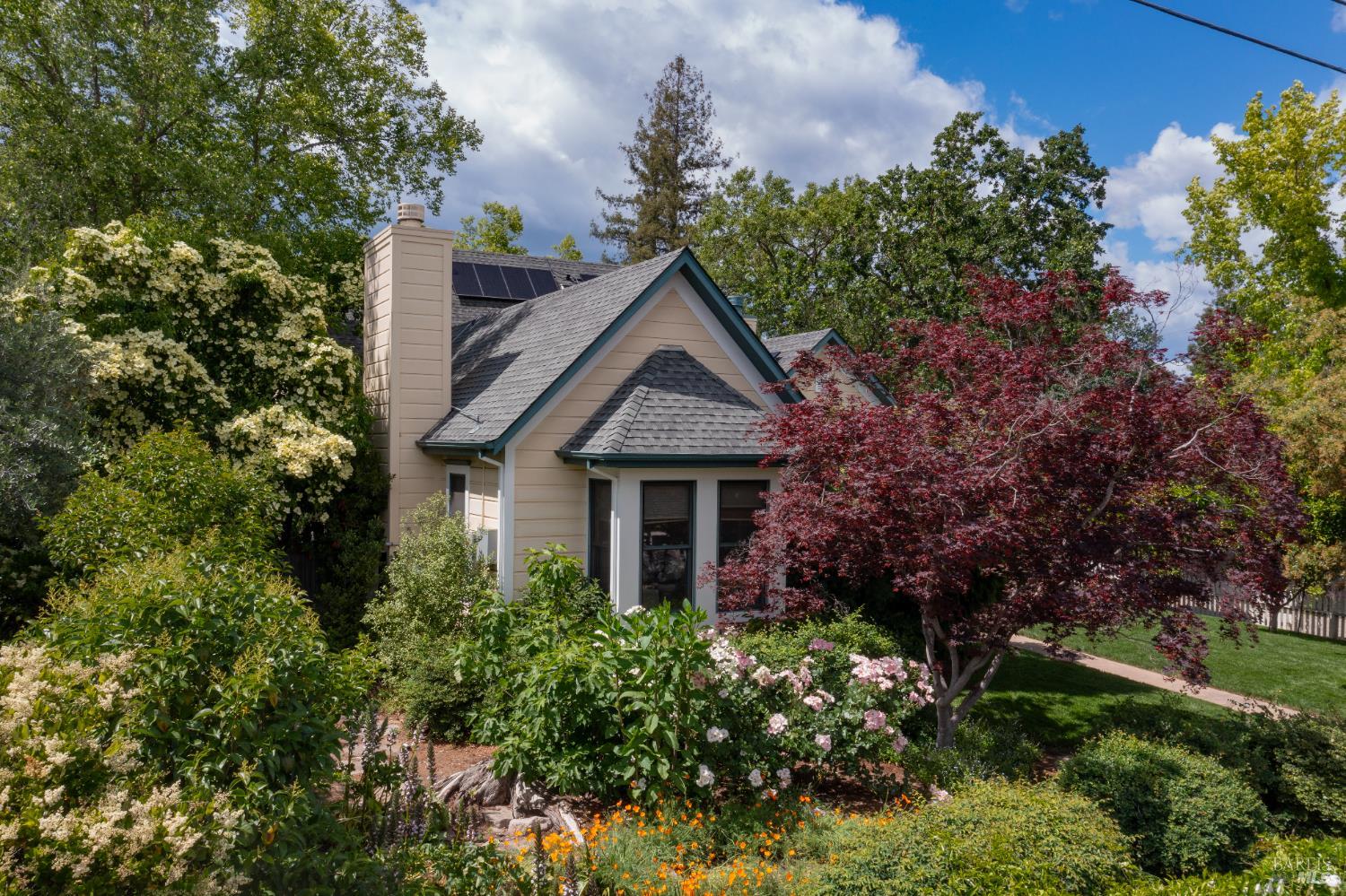 1330 Pine Street St. Helena CA 94574