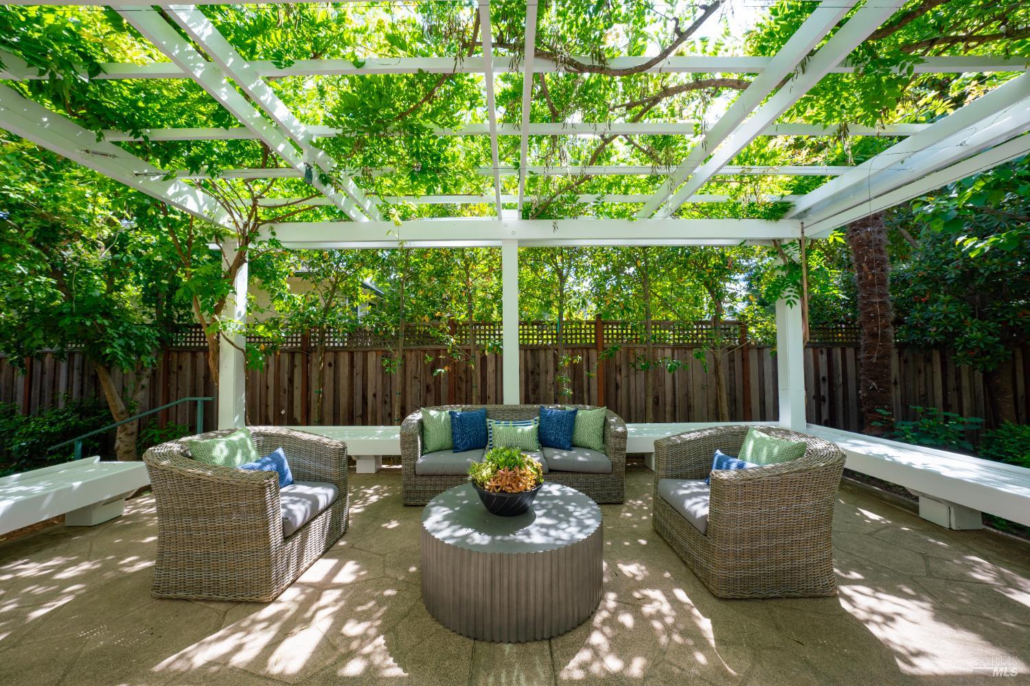 1330 Pine Street St. Helena CA 94574
