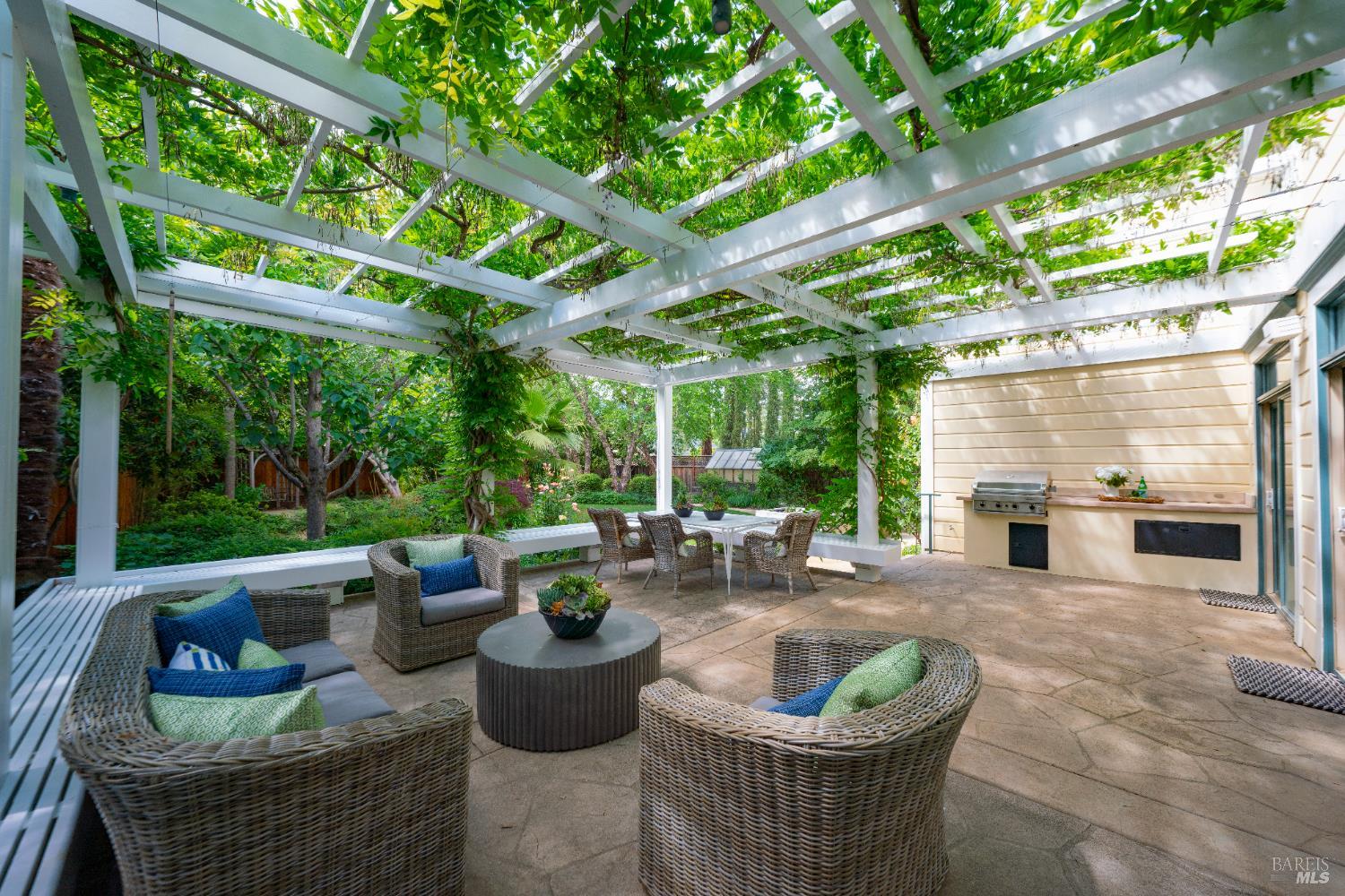 1330 Pine Street St. Helena CA 94574