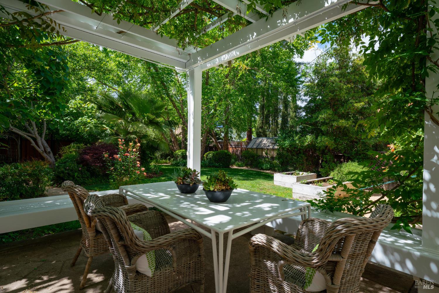 1330 Pine Street St. Helena CA 94574