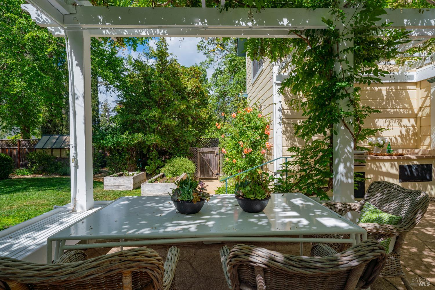 1330 Pine Street St. Helena CA 94574
