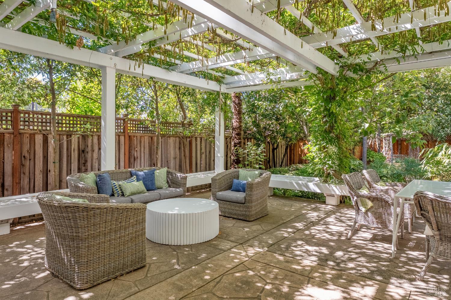 1330 Pine Street St. Helena CA 94574