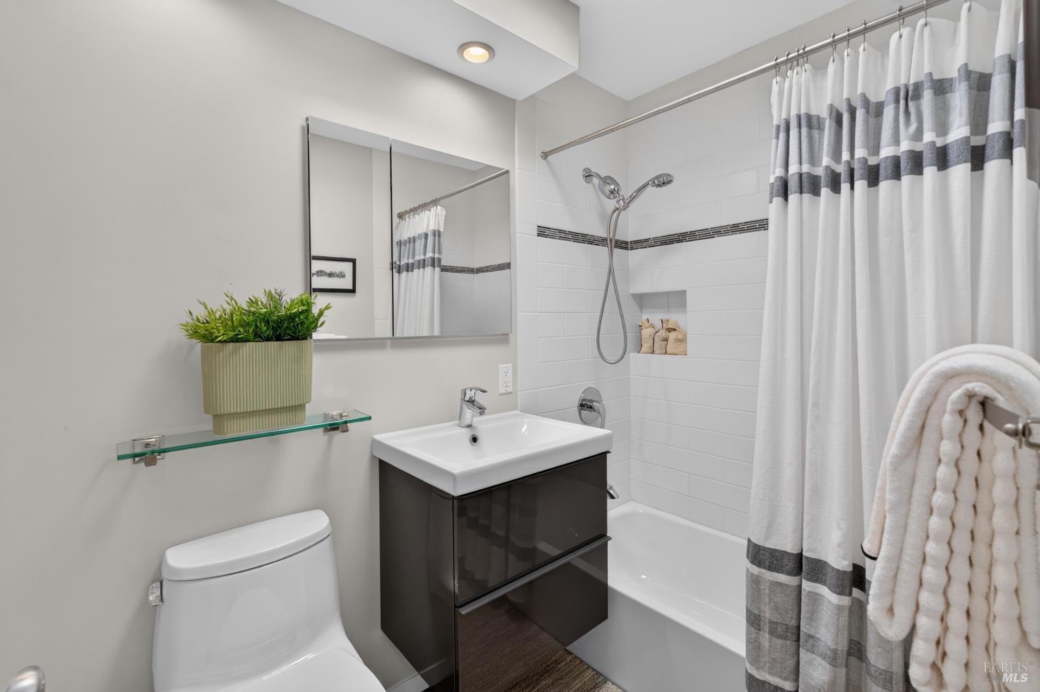 678 Appleberry Drive San Rafael CA 94903