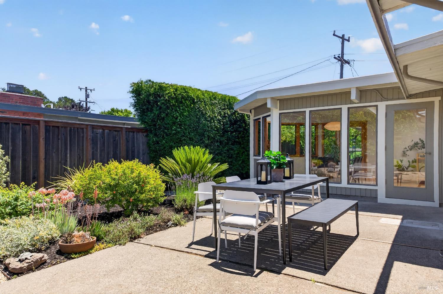 678 Appleberry Drive San Rafael CA 94903