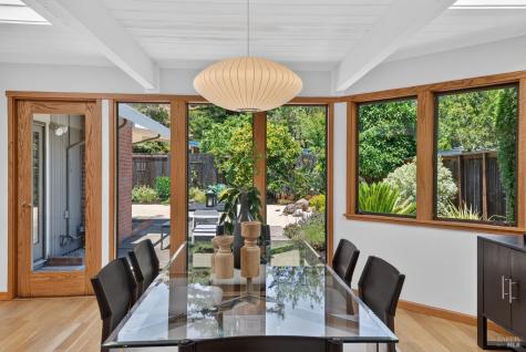678 Appleberry Drive San Rafael CA 94903