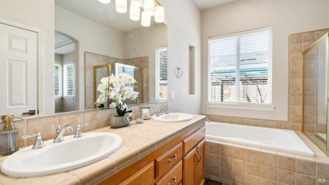 1168 Vintage Greens Drive Windsor CA 95492