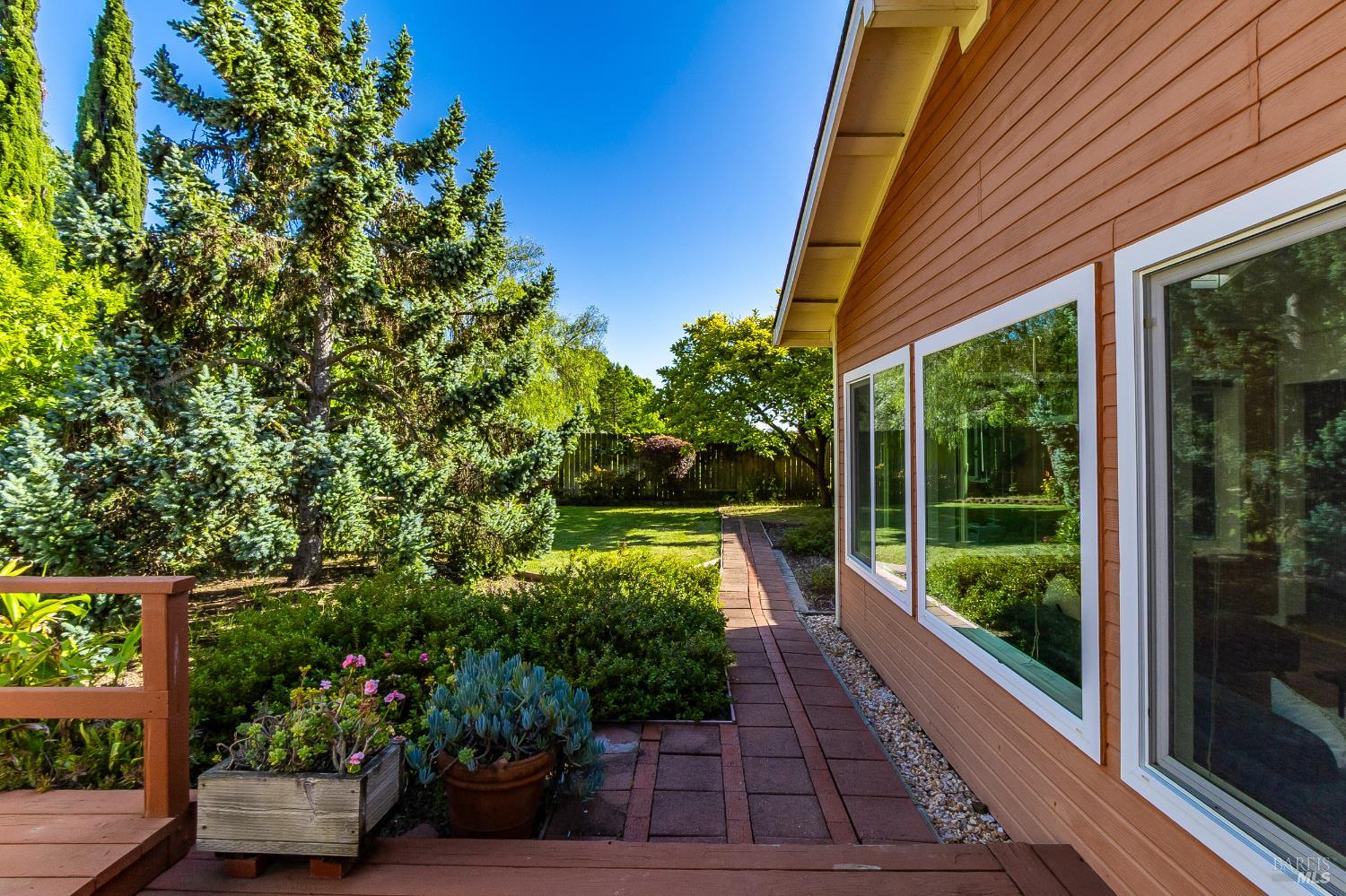 876 Dover Circle Benicia CA 94510