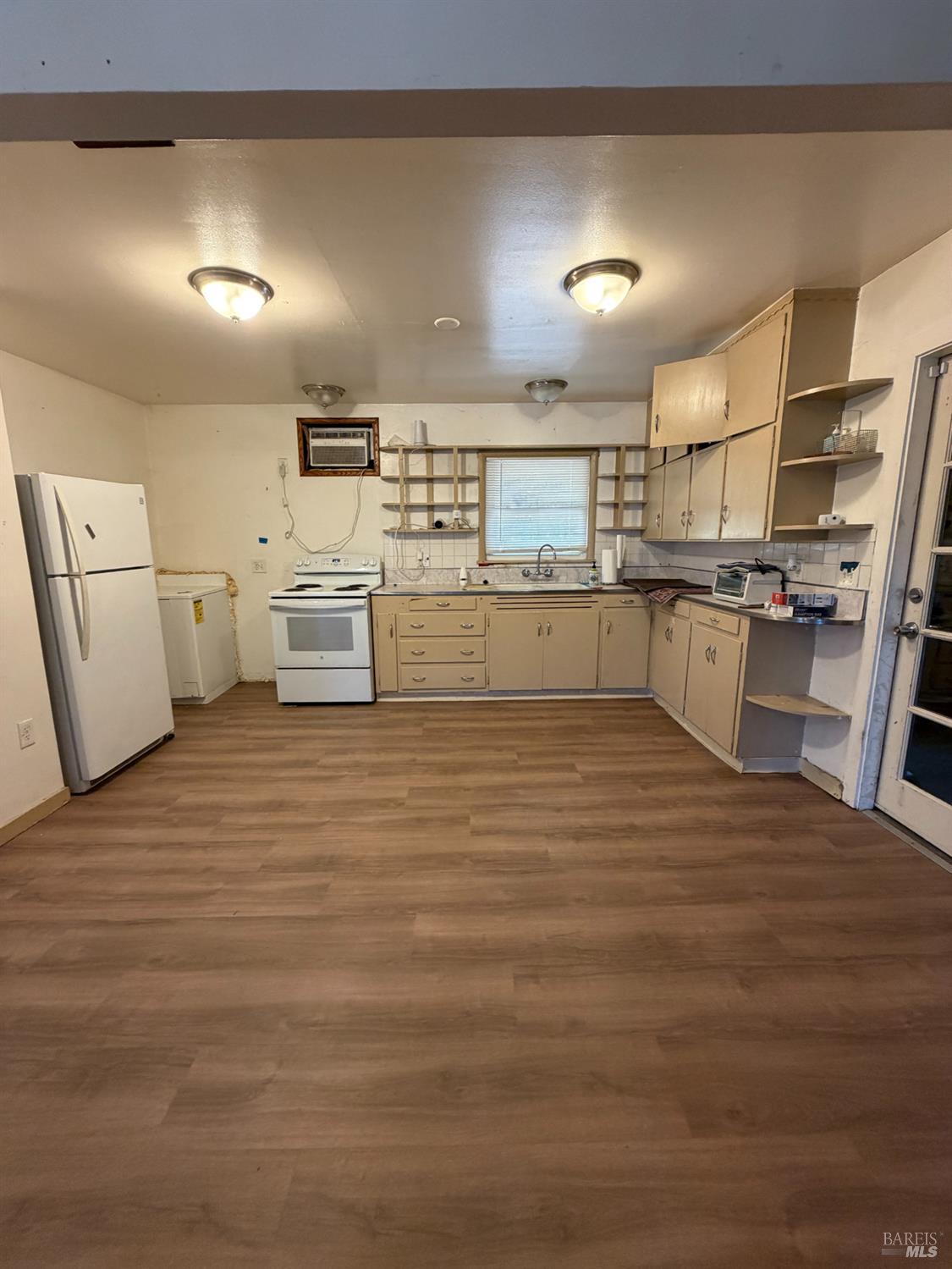 3995 Mullen Avenue Clearlake CA 95422