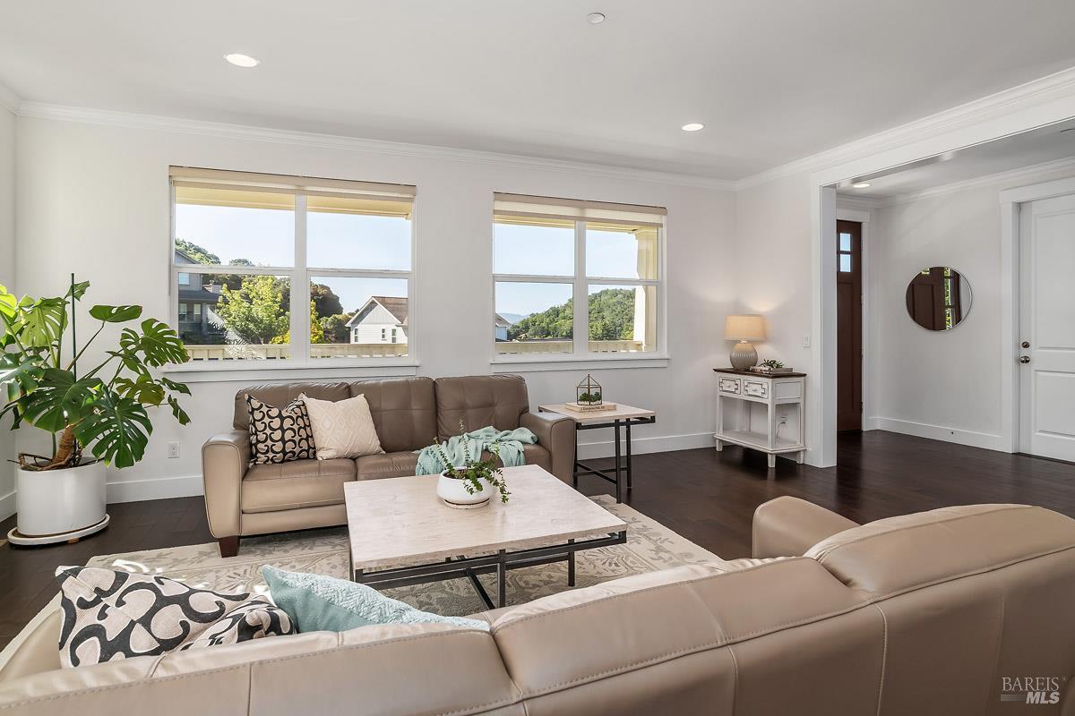 11 Zandra Place Novato CA 94945