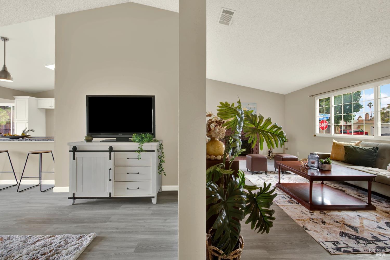 817 White Wing Lane Suisun City CA 94585