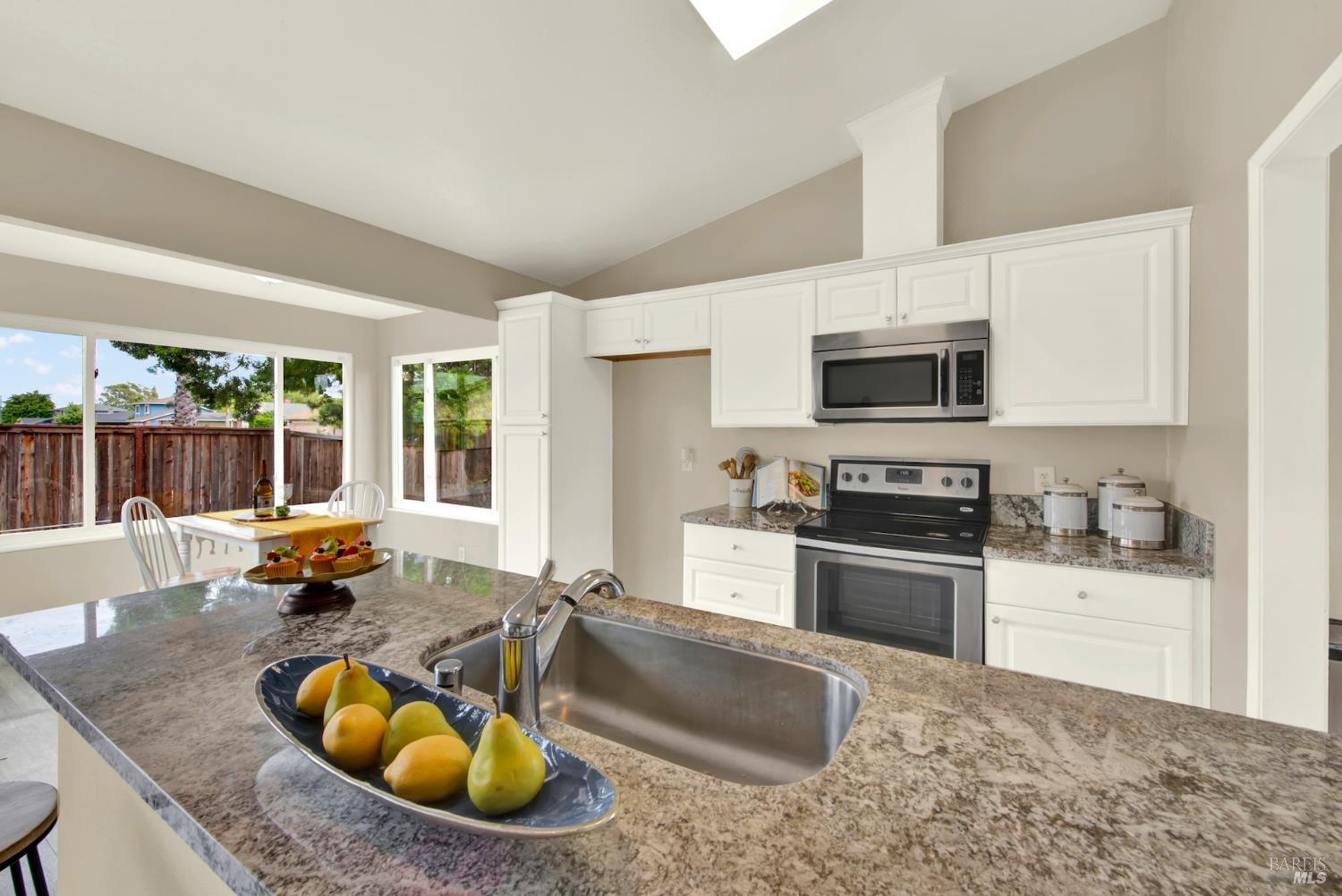 817 White Wing Lane Suisun City CA 94585