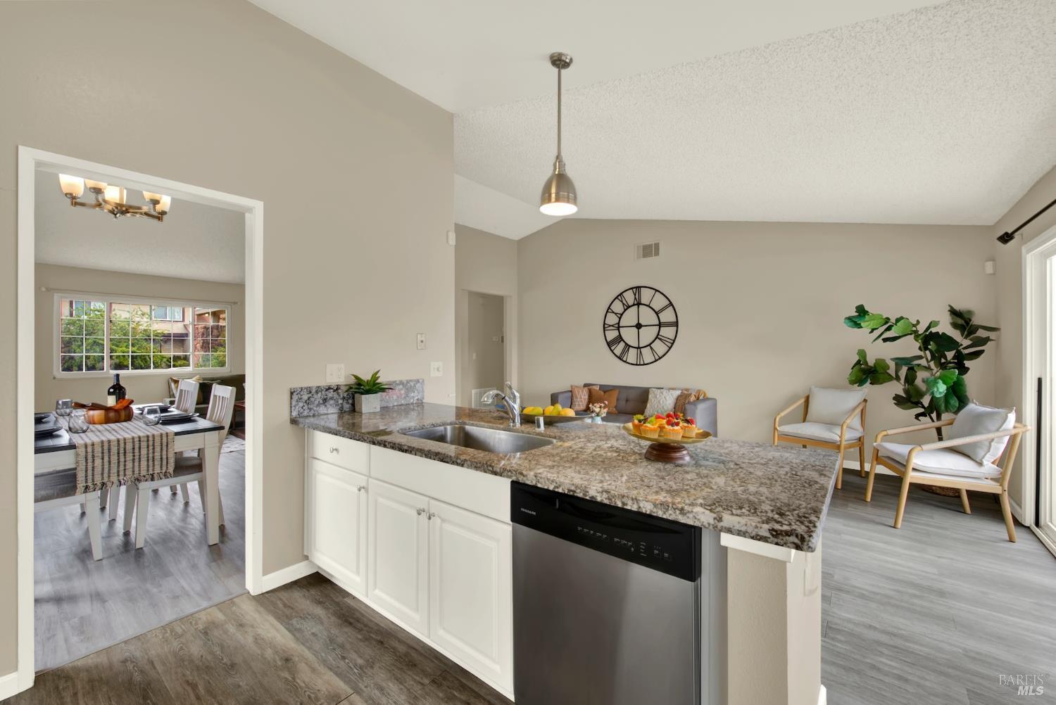 817 White Wing Lane Suisun City CA 94585