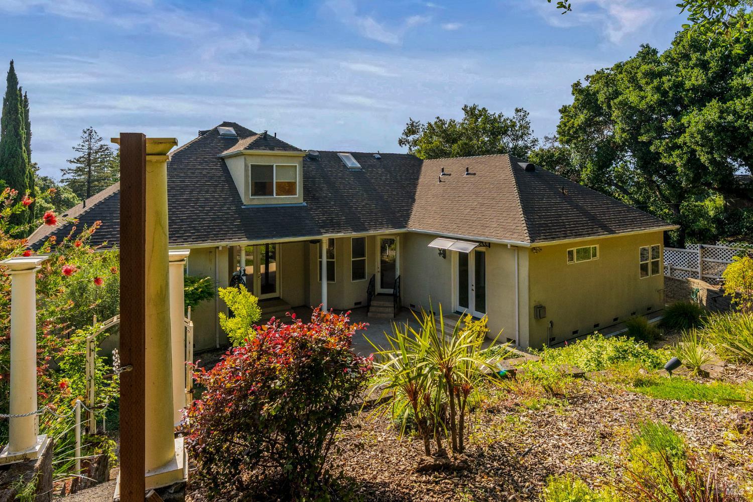 382 Lakeview Drive Napa CA 94559