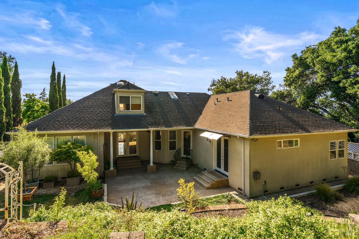 382 Lakeview Drive Napa CA 94559