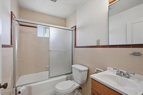 819-821 Center Street Healdsburg CA 95448