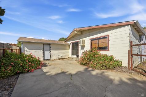 819-821 Center Street Healdsburg CA 95448