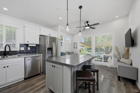 819-821 Center Street Healdsburg CA 95448