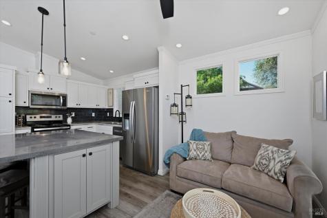 819-821 Center Street Healdsburg CA 95448