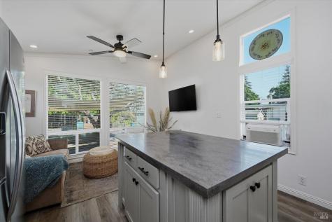 819-821 Center Street Healdsburg CA 95448