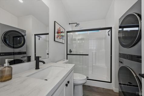 819-821 Center Street Healdsburg CA 95448