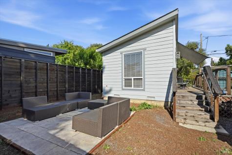 819-821 Center Street Healdsburg CA 95448