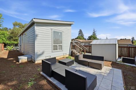 819-821 Center Street Healdsburg CA 95448