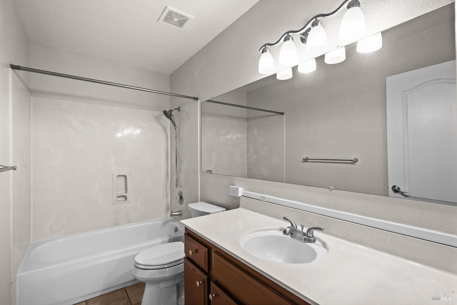 3299 Mustang Circle Fairfield CA 94533