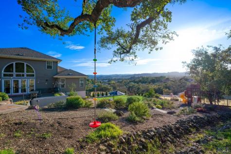 235 Clear Ridge Drive Healdsburg CA 95448