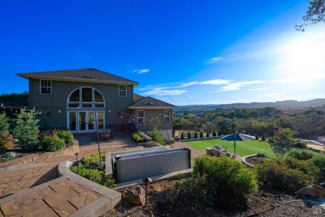 235 Clear Ridge Drive Healdsburg CA 95448