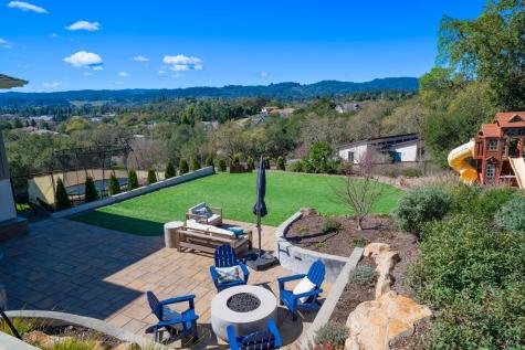 235 Clear Ridge Drive Healdsburg CA 95448