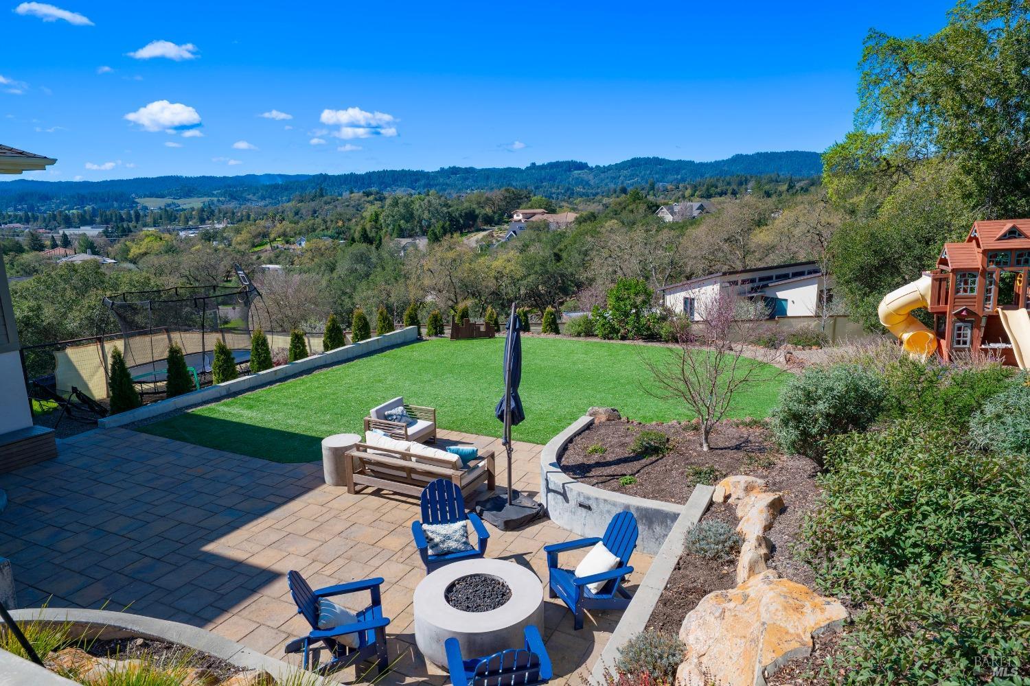 235 Clear Ridge Drive Healdsburg CA 95448