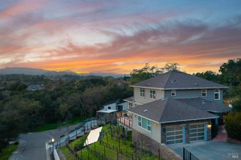 235 Clear Ridge Drive Healdsburg CA 95448