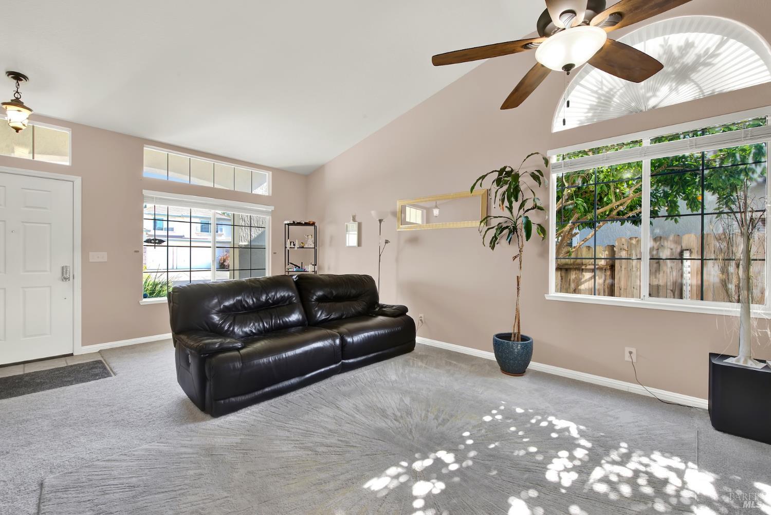 921 Topaz Circle Vacaville CA 95687