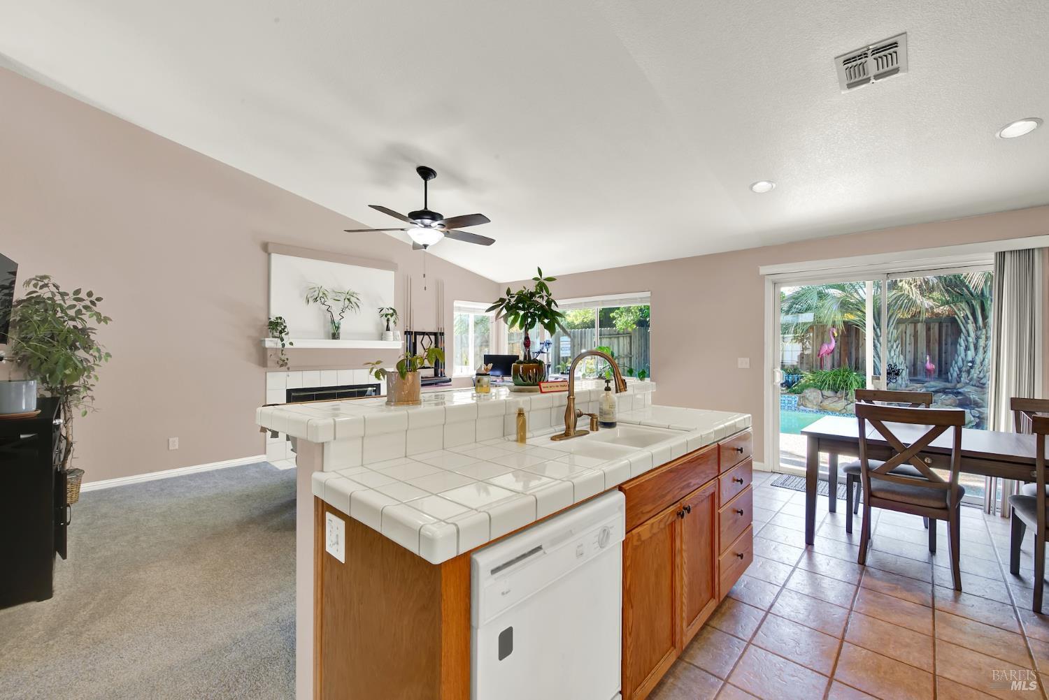 921 Topaz Circle Vacaville CA 95687