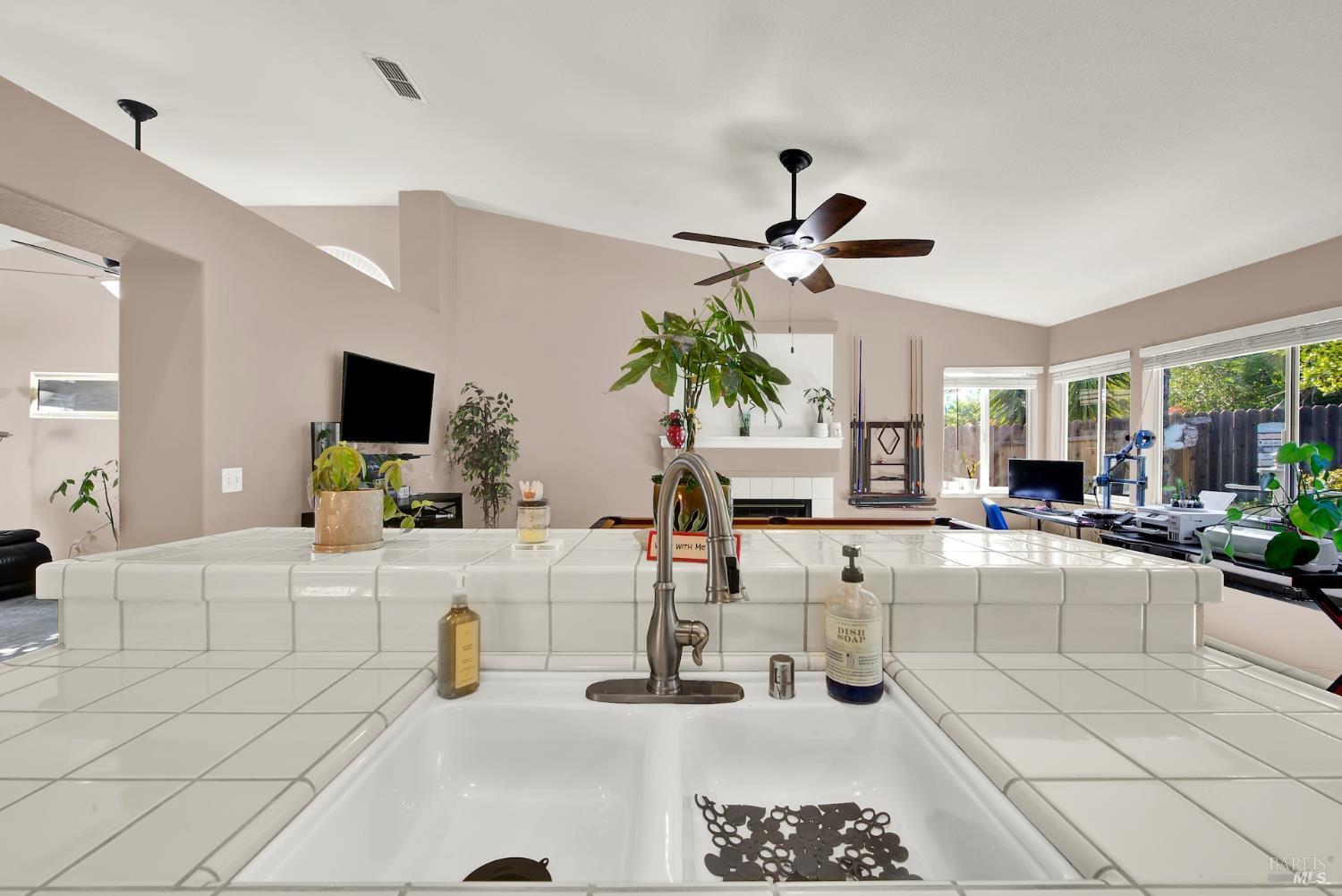 921 Topaz Circle Vacaville CA 95687