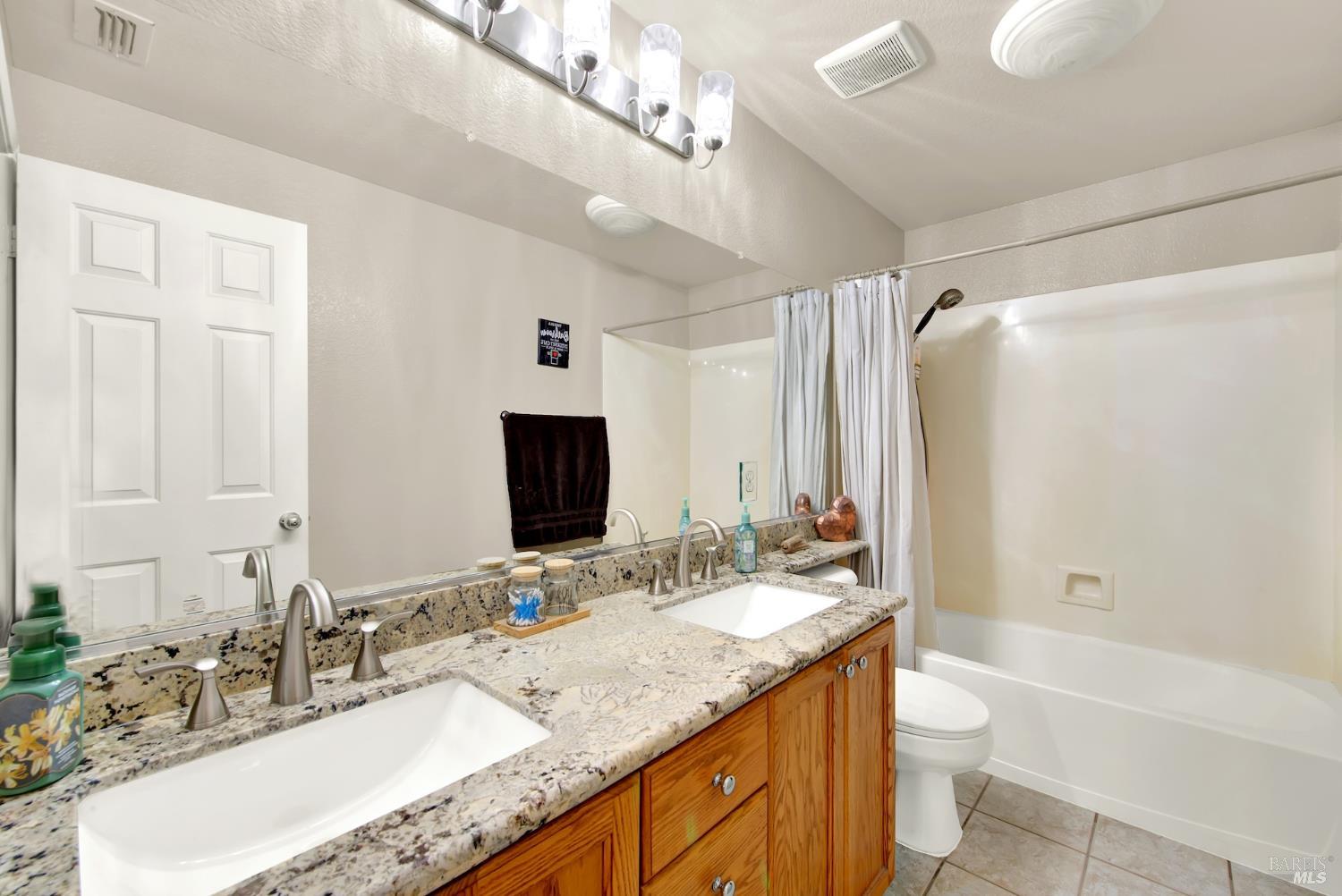 921 Topaz Circle Vacaville CA 95687