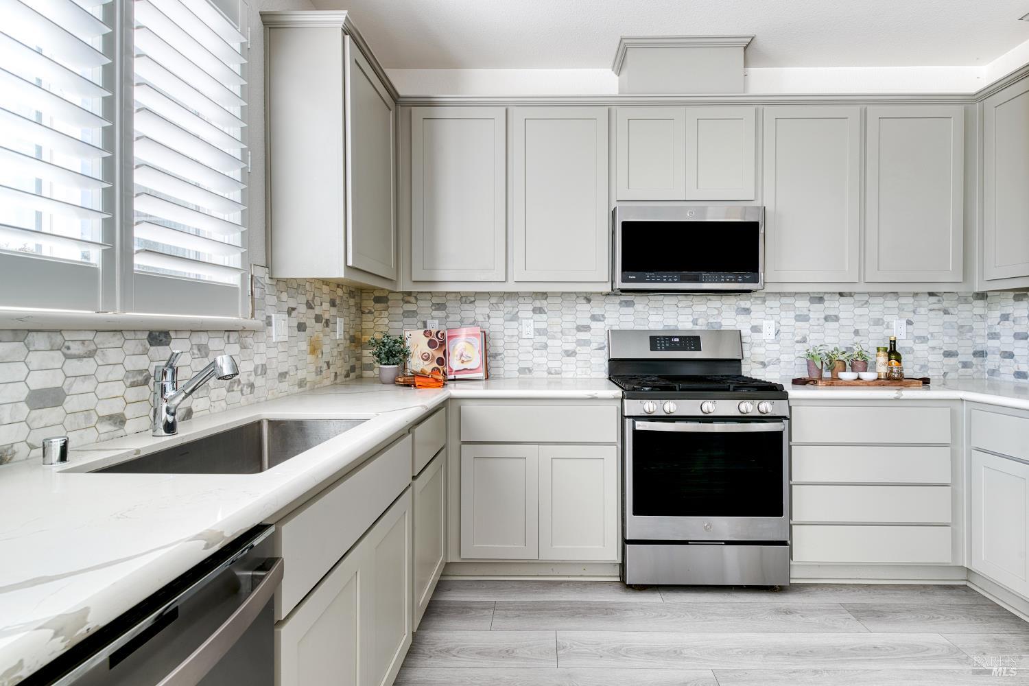 704 Granite Lane Fairfield CA 94534