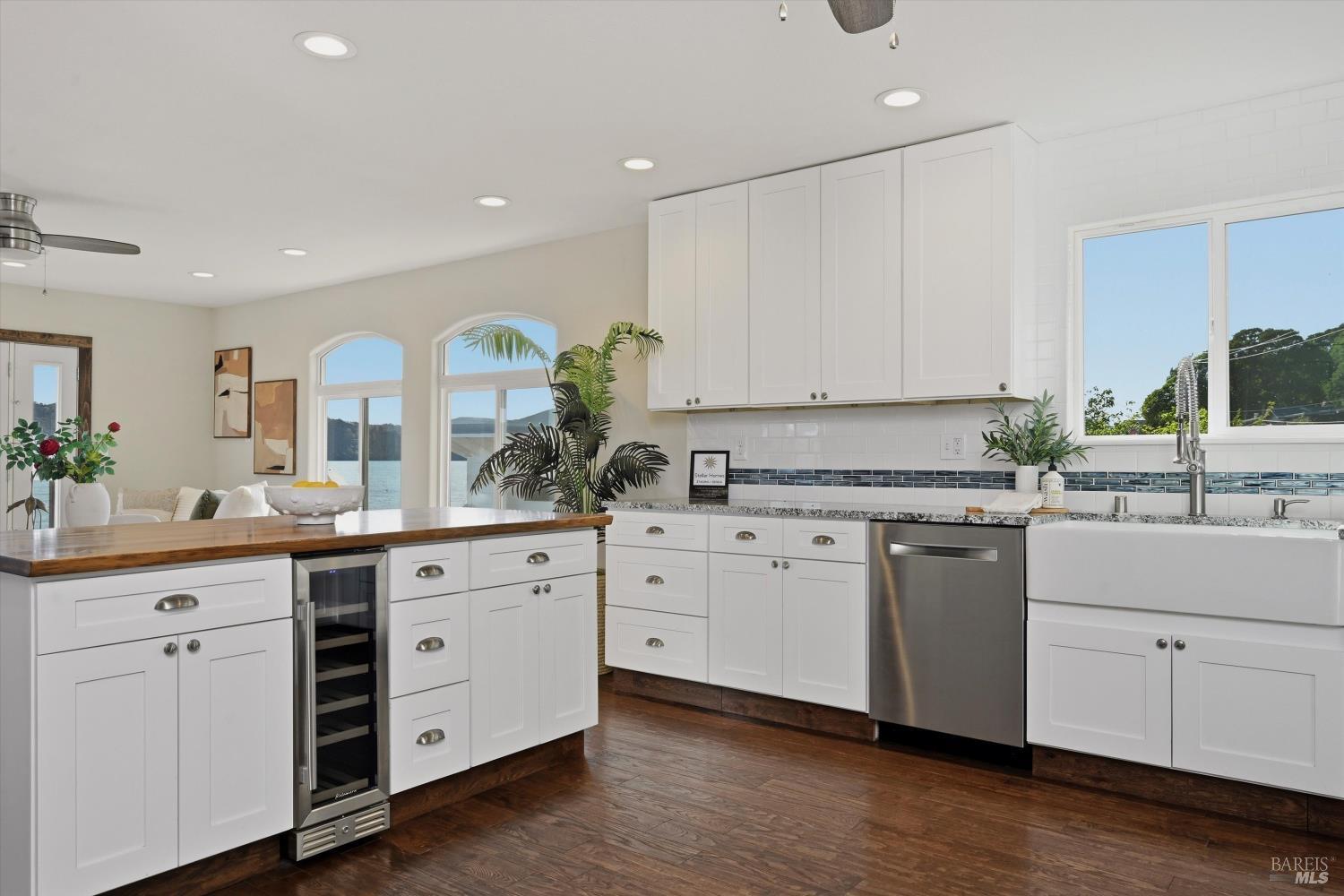 12521 Lakeshore Drive Clearlake CA 95422