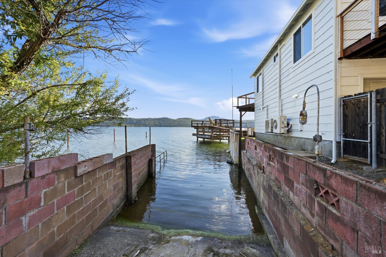 12521 Lakeshore Drive Clearlake CA 95422