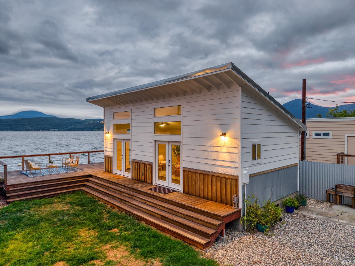 12521 Lakeshore Drive Clearlake CA 95422