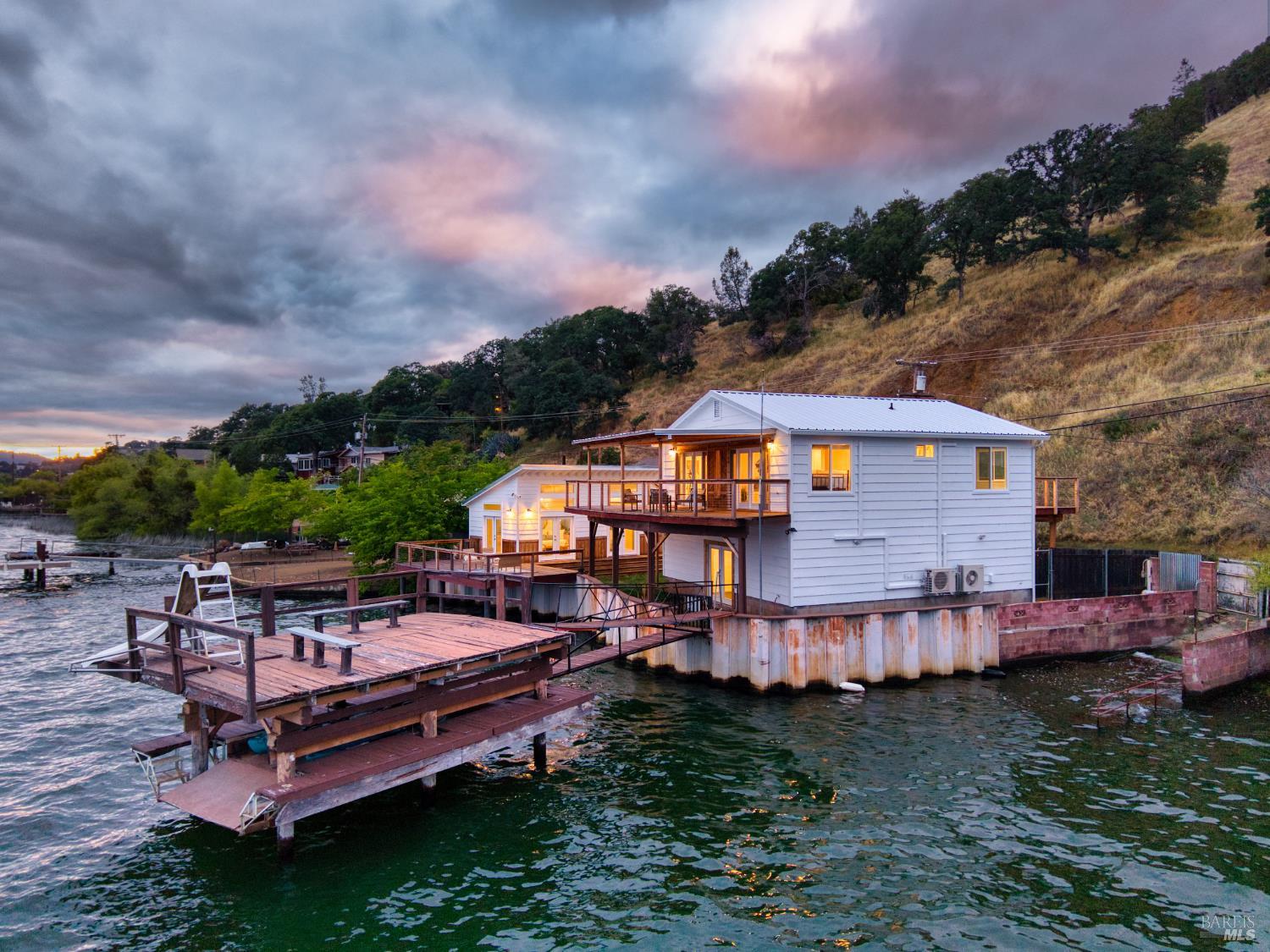 12521 Lakeshore Drive Clearlake CA 95422