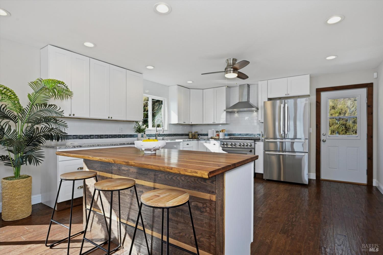 12521 Lakeshore Drive Clearlake CA 95422