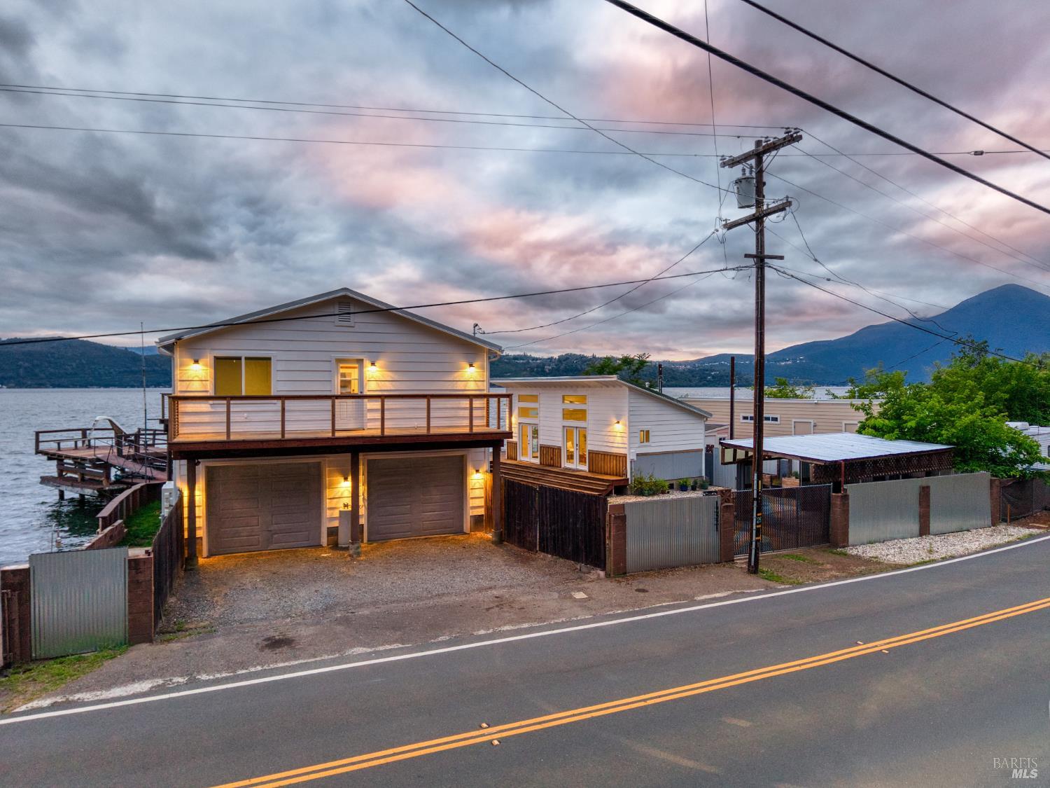 12521 Lakeshore Drive Clearlake CA 95422