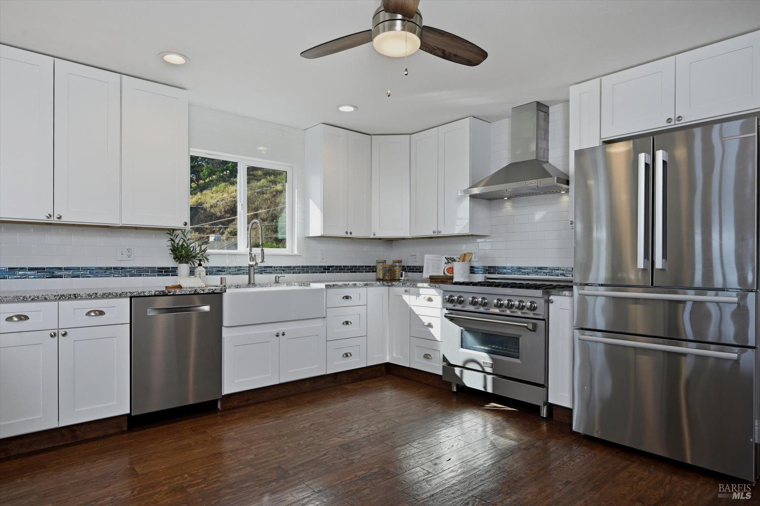12521 Lakeshore Drive Clearlake CA 95422