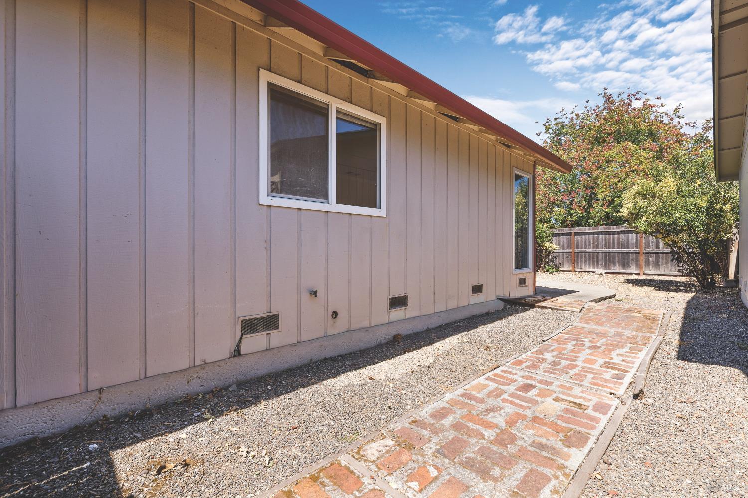 2325 Gads Hill Street Santa Rosa CA 95401