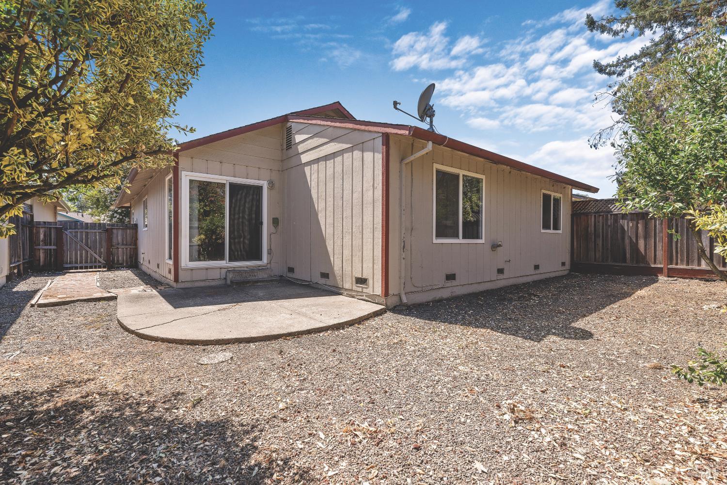 2325 Gads Hill Street Santa Rosa CA 95401