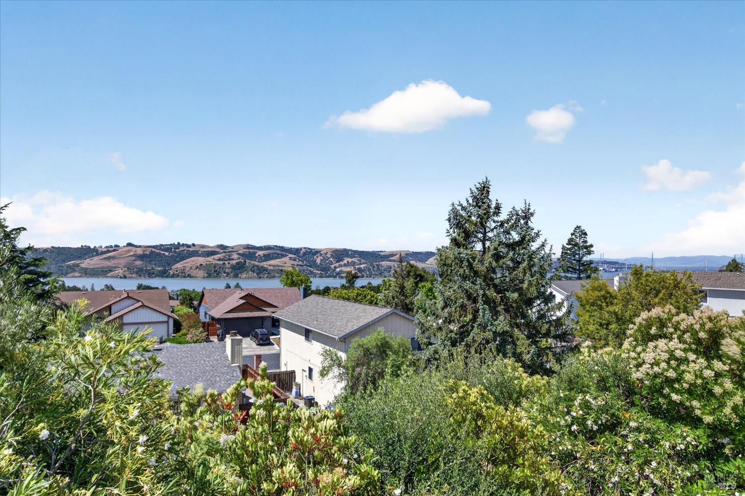 412 Canyon Court Benicia CA 94510