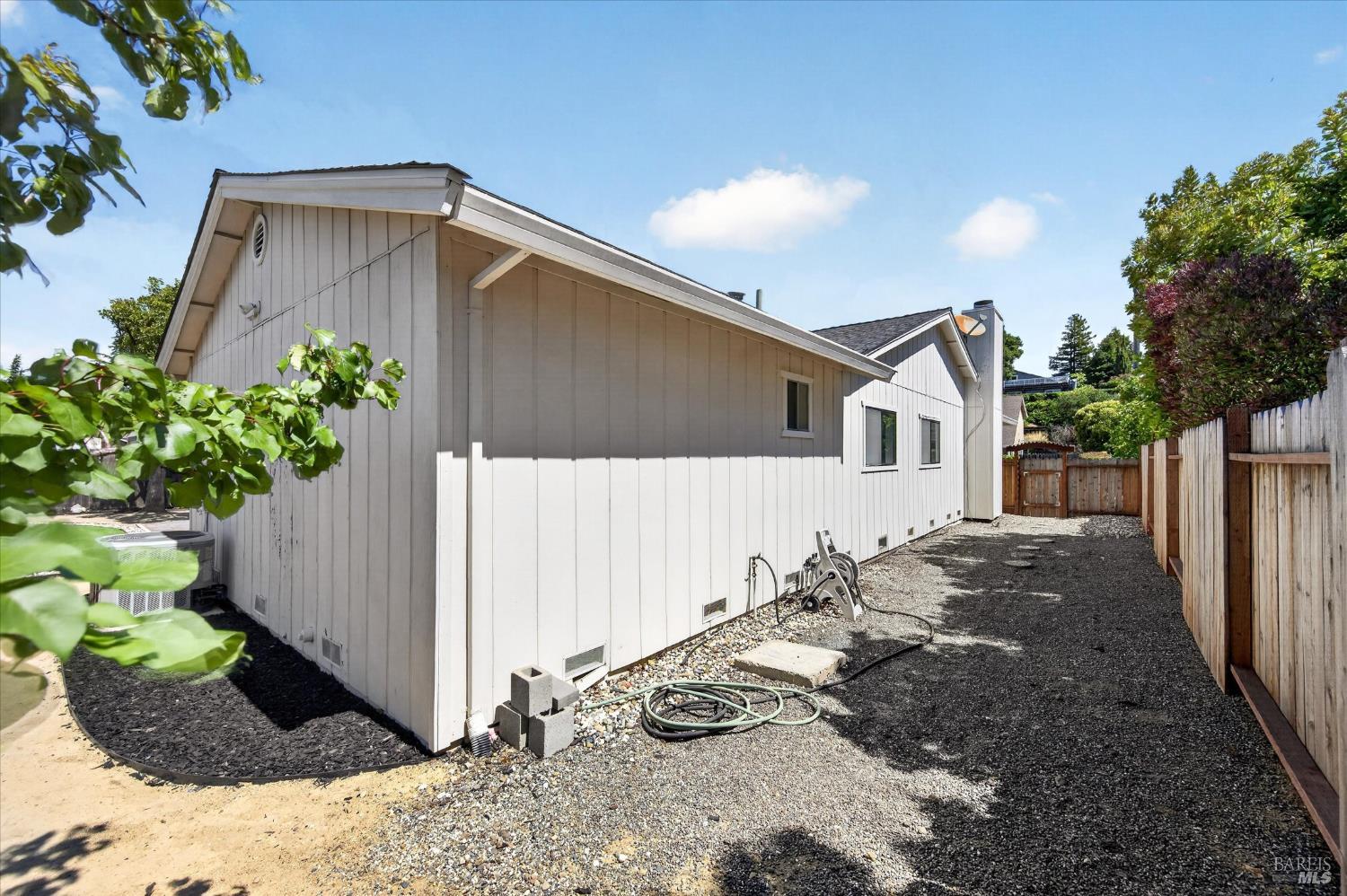 412 Canyon Court Benicia CA 94510